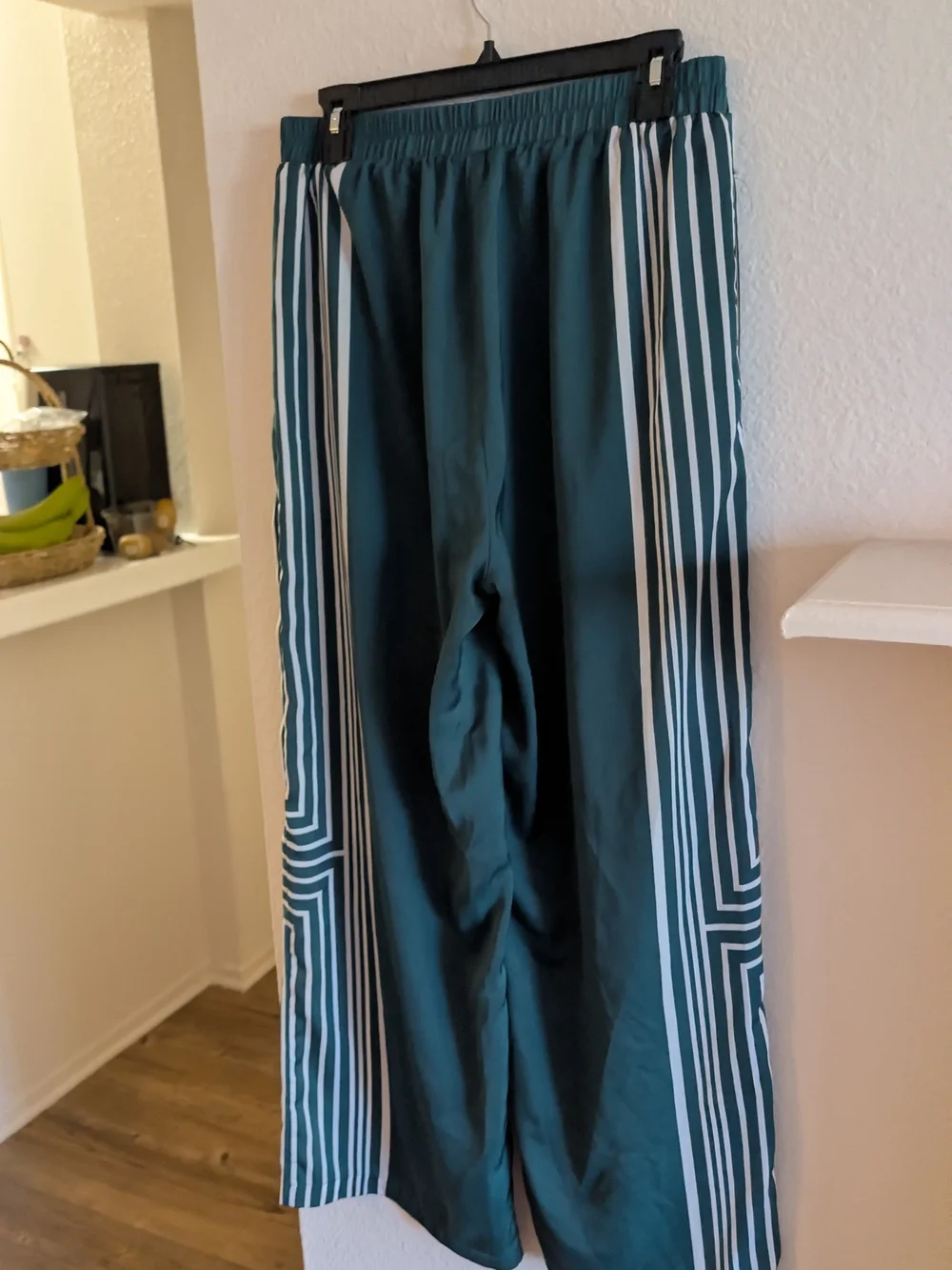 Modern Works Green Geometric Wide Leg Pants Size M